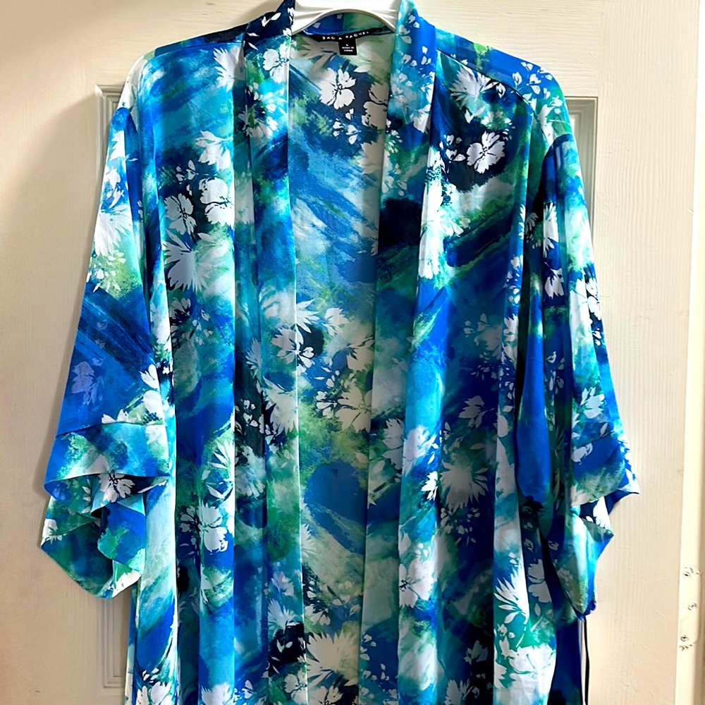 Colorful high low kimono.